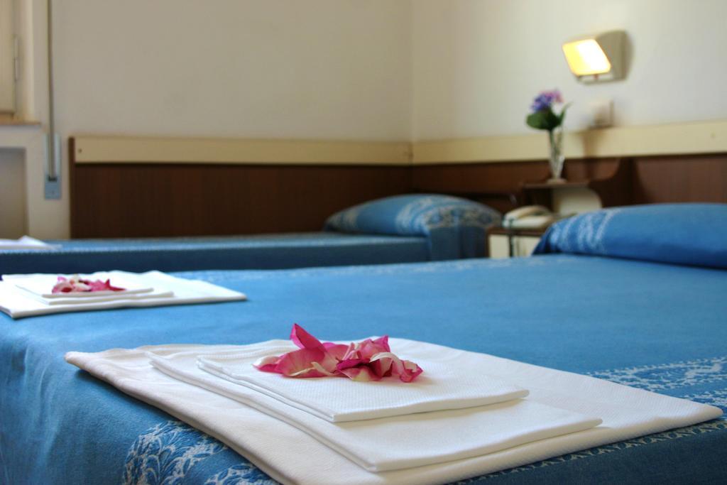 Hotel Niagara Маротта Экстерьер фото