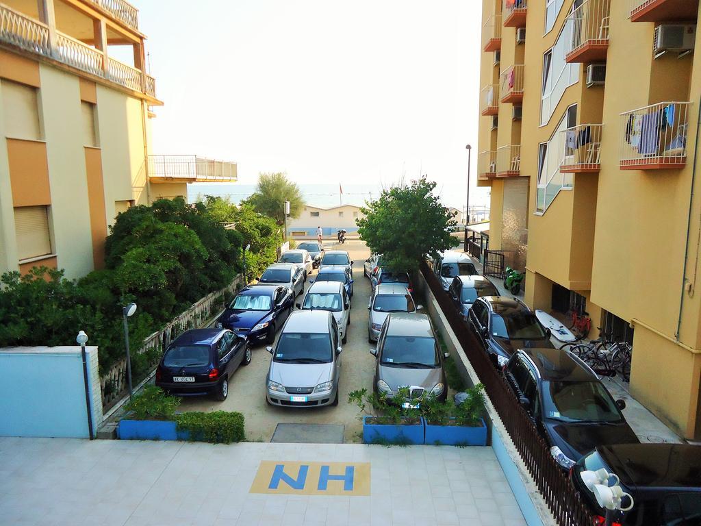 Hotel Niagara Маротта Экстерьер фото