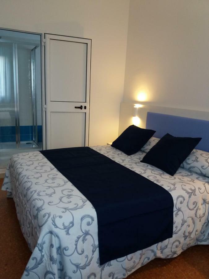 Hotel Niagara Маротта Экстерьер фото