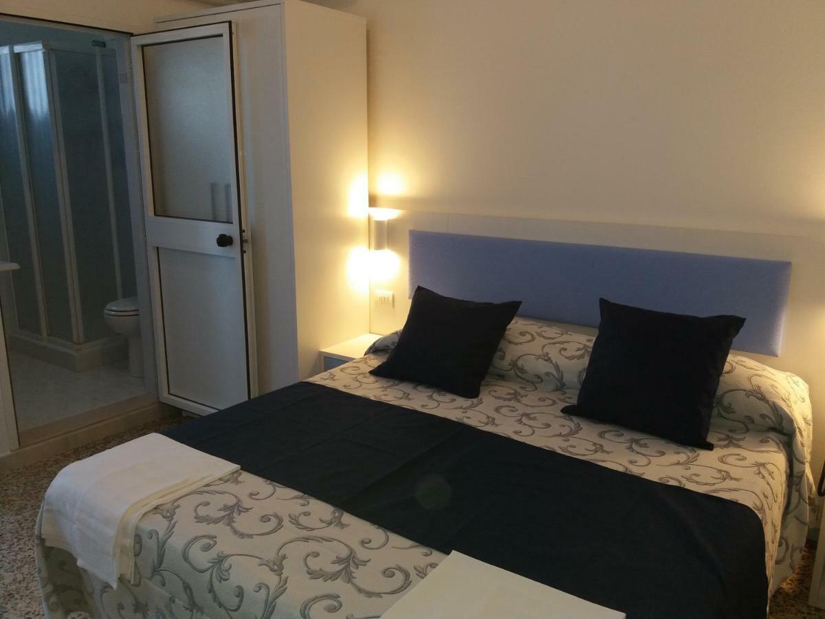 Hotel Niagara Маротта Экстерьер фото